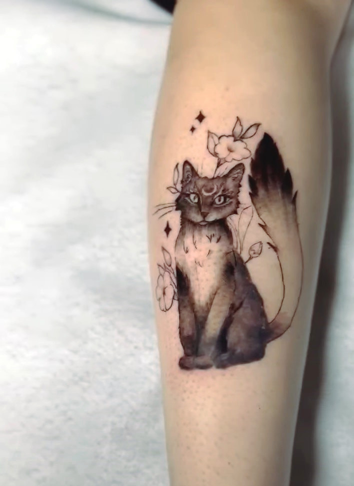 קעקועים מותאמים אישית לרגל